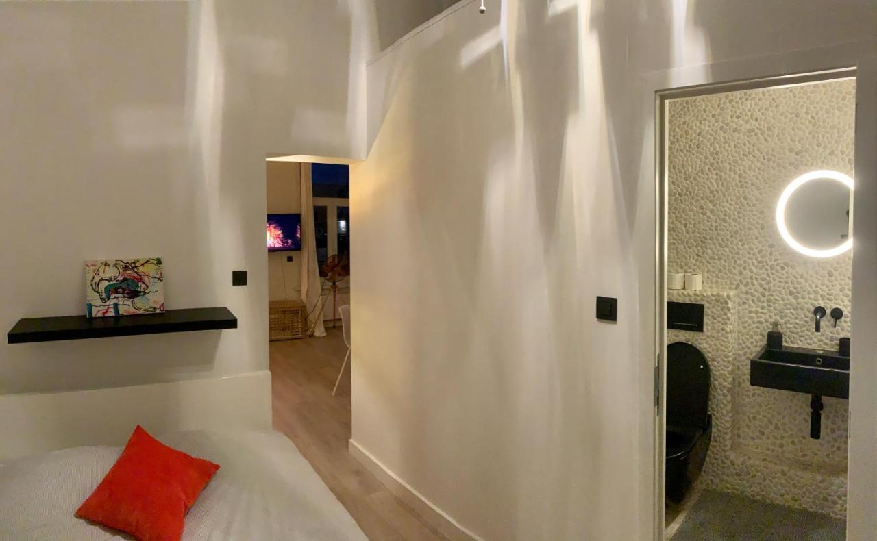 Sleep Inn - Black And White Modern Flat With Cityview Antwerpen Ngoại thất bức ảnh