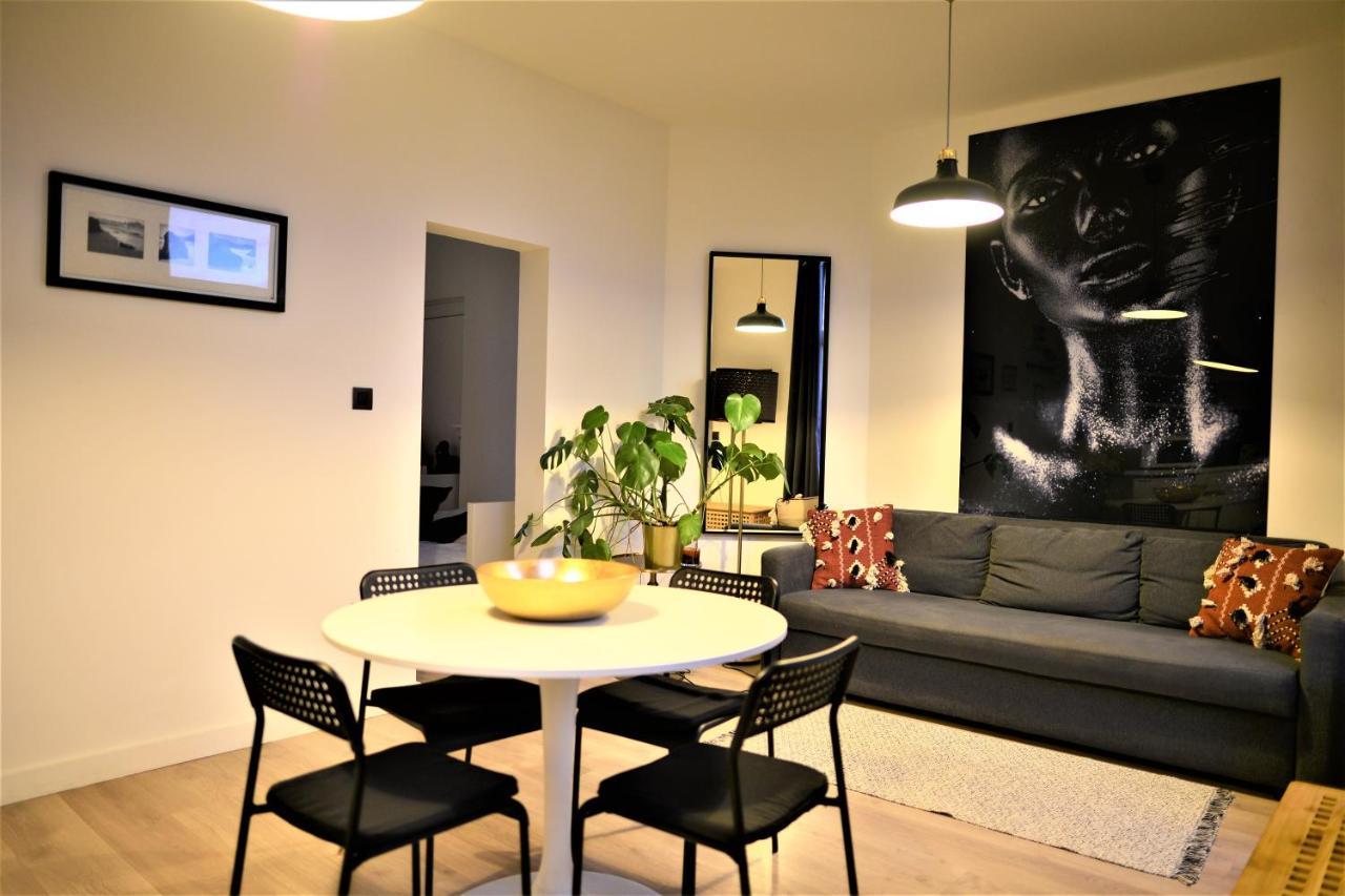 Sleep Inn - Black And White Modern Flat With Cityview Antwerpen Ngoại thất bức ảnh